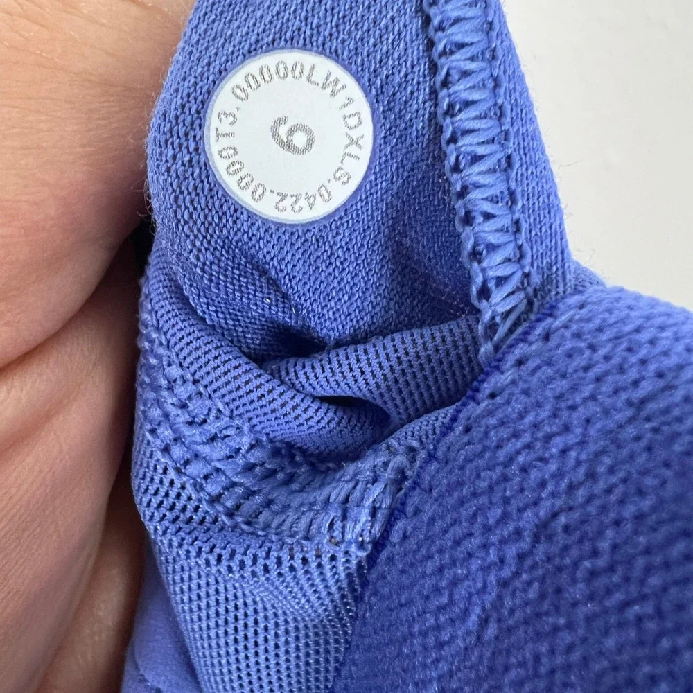 Lululemon Women's Mesh Panelled Training Shelf Tank Top Blue Sz 6